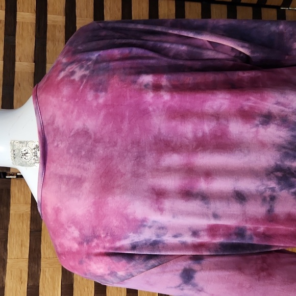 Vocal black diamond keyhole stretch top - Picture 6 of 8